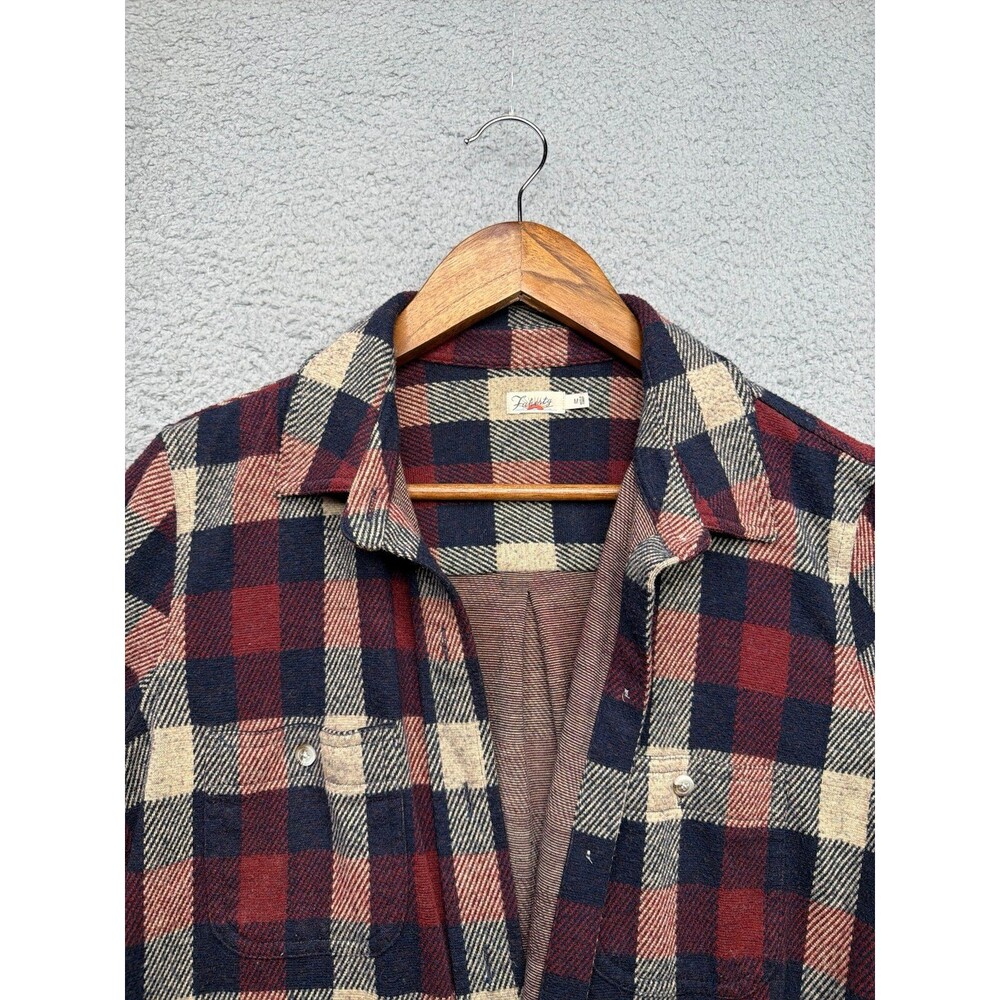 Faherty Legend button down sweater in plaid sz medium - Picture 2 of 9